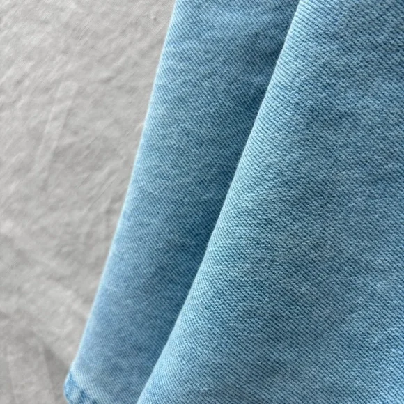 ‼️SOLD‼️BDG low rise straight leg bow fit light wash relaxed fit blue jeans - Picture 8 of 9